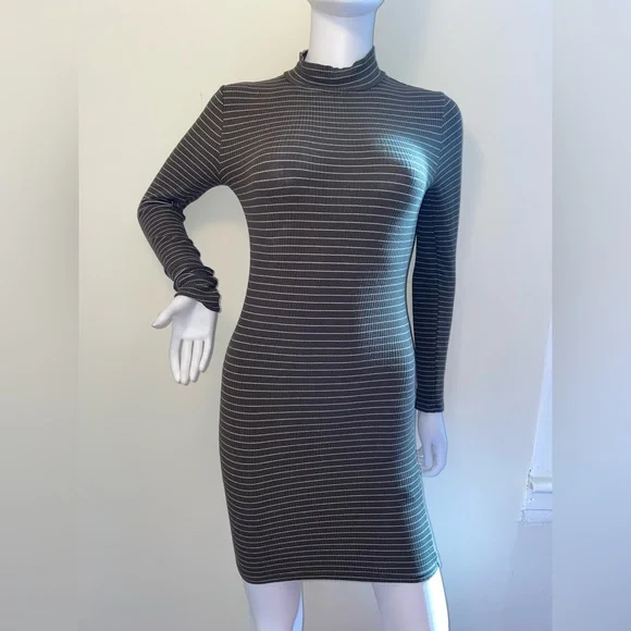 Forever 21 MIDI Long Sleeve Dress Slight Turtleneck Olive Green White Stripes Forever 21 MIDI Long Sleeve Dress Slight Turtleneck Olive Green White Stripes